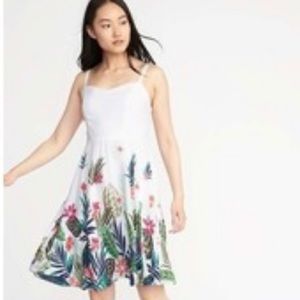NWT Old Navy Fit & Flare Cami Floral Dress L